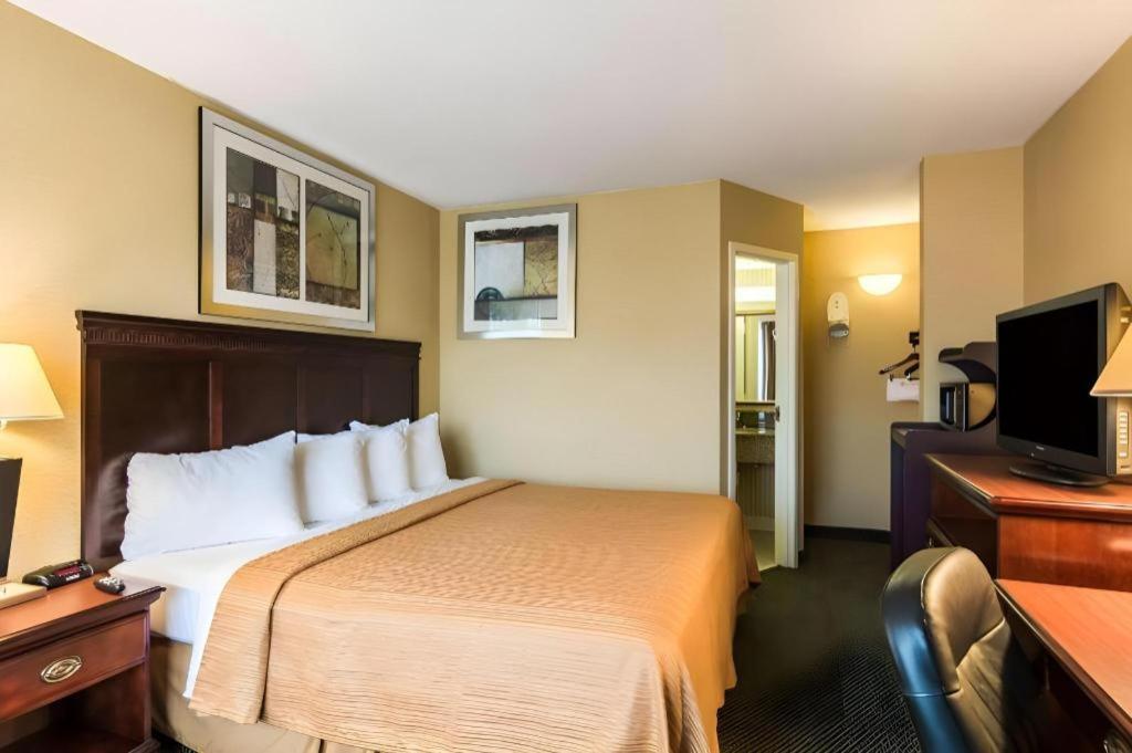 Quality Inn Manassas Exteriör bild