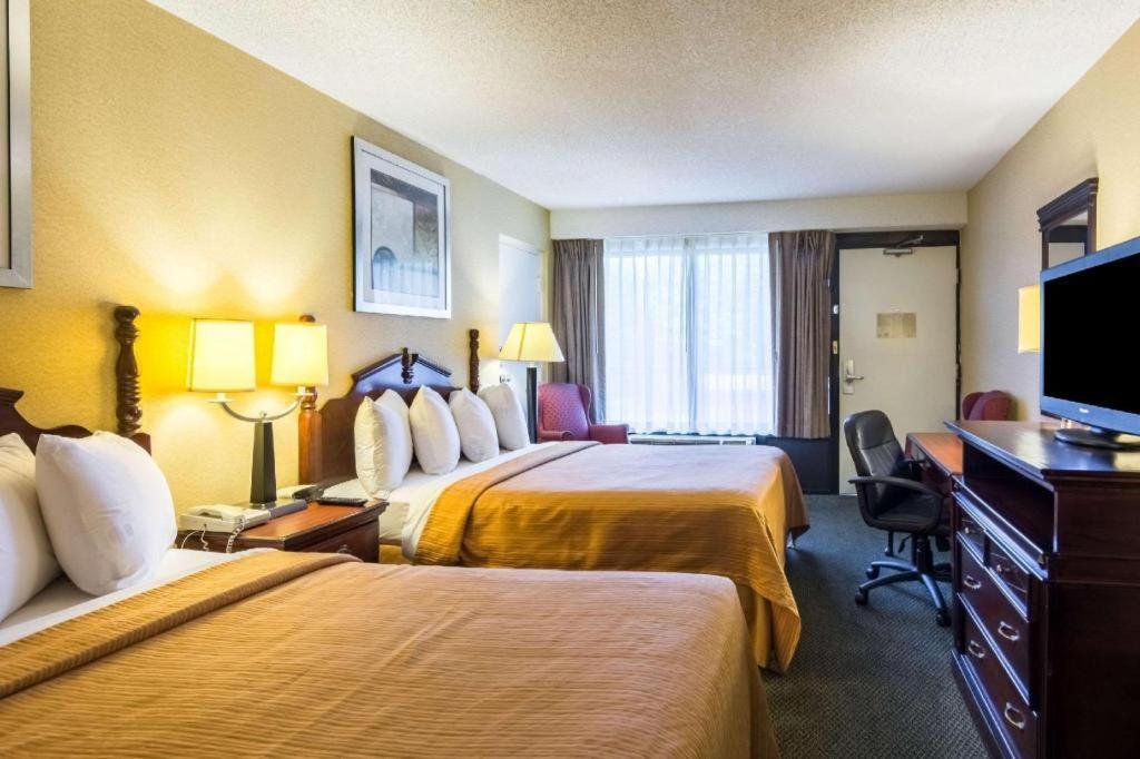 Quality Inn Manassas Exteriör bild