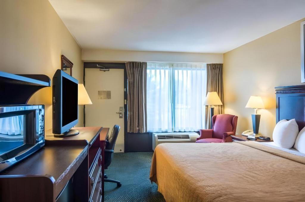 Quality Inn Manassas Exteriör bild