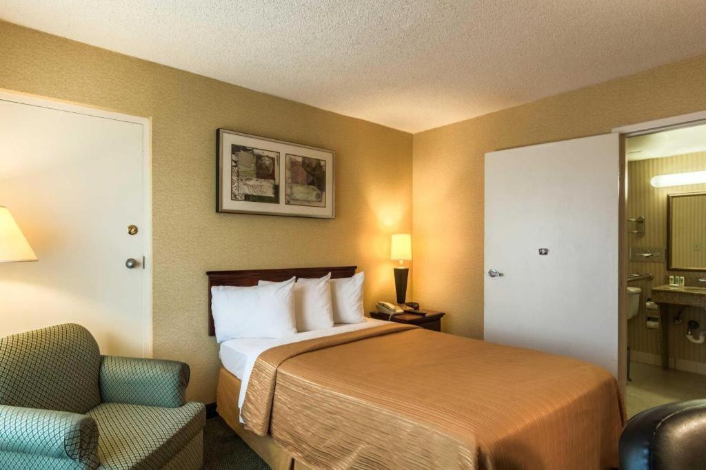 Quality Inn Manassas Exteriör bild