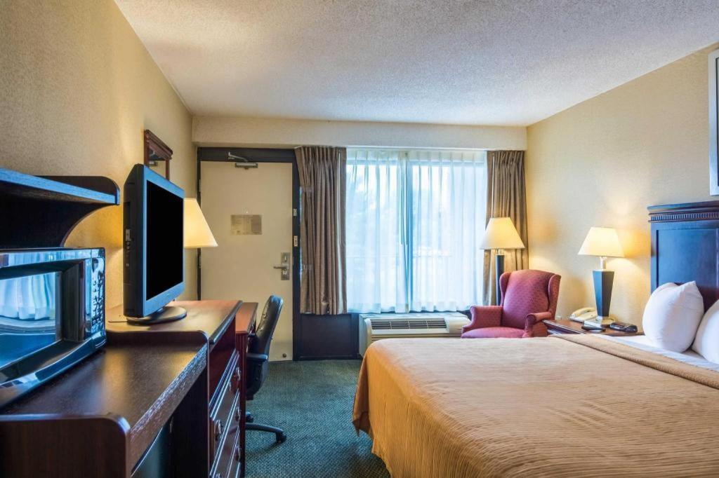 Quality Inn Manassas Exteriör bild