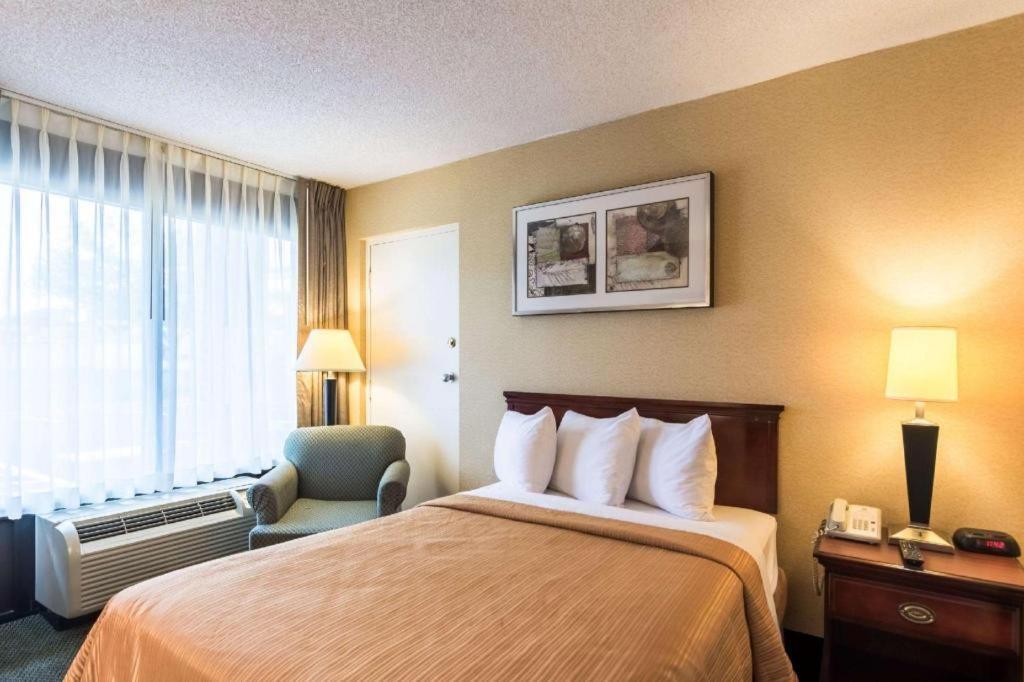 Quality Inn Manassas Exteriör bild