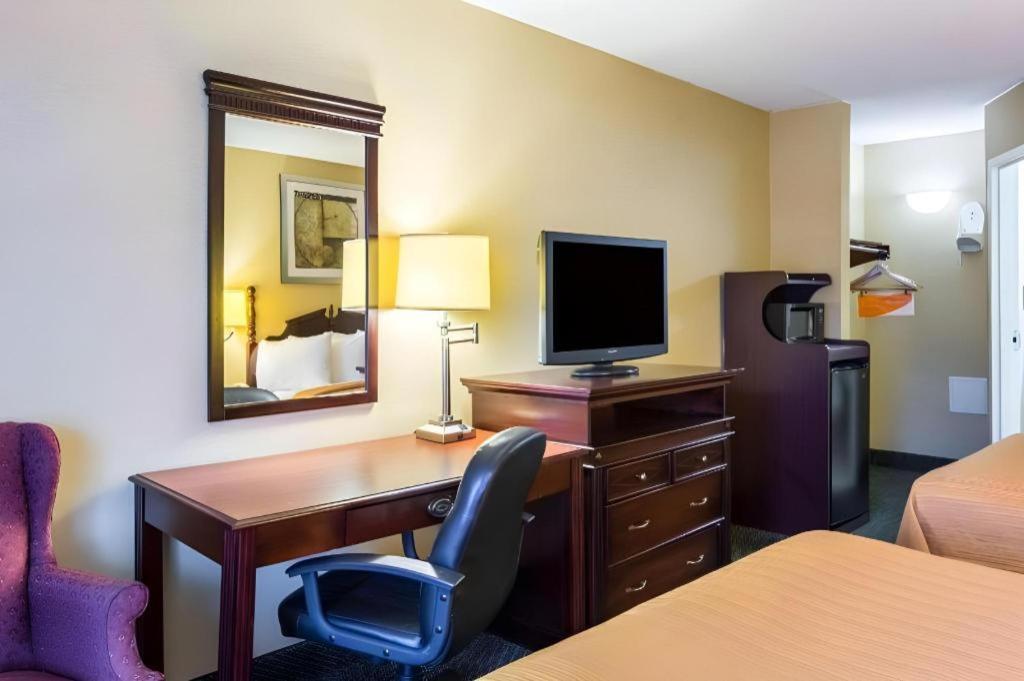 Quality Inn Manassas Exteriör bild