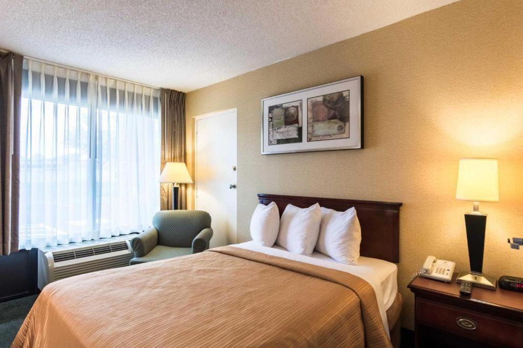 Quality Inn Manassas Exteriör bild