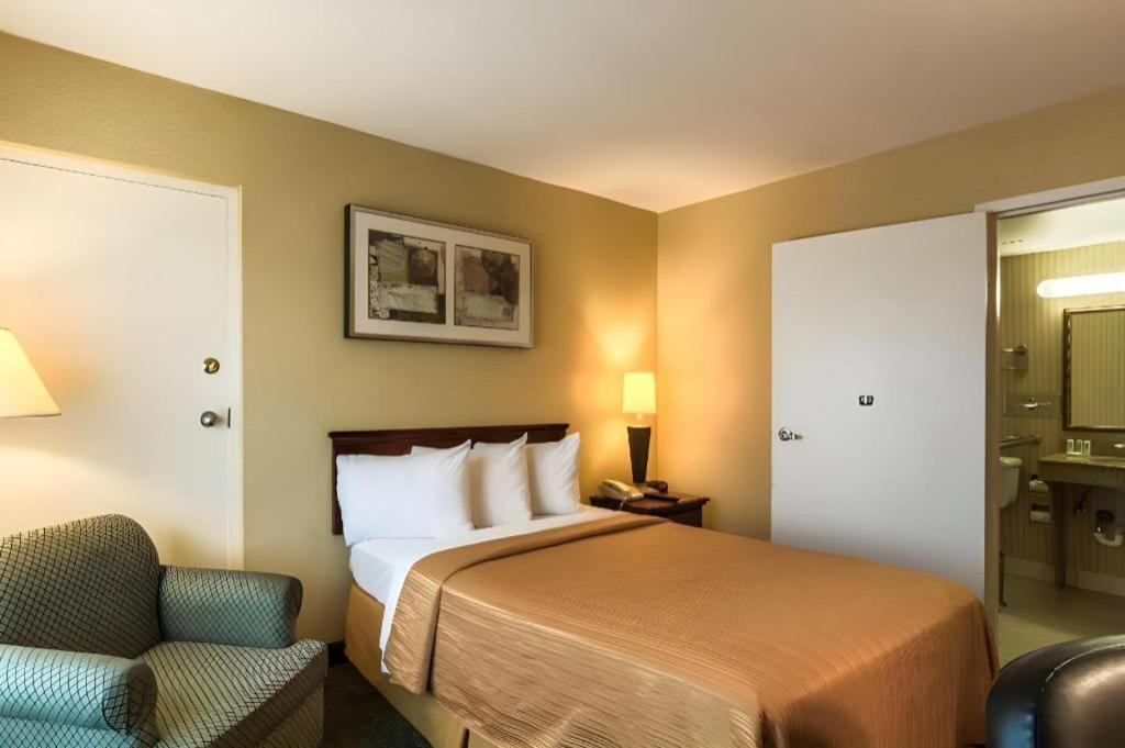 Quality Inn Manassas Exteriör bild